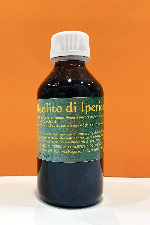 Oleolito di iperico - Nonna Ortica | Erboristeria Erbainfusa Como | Shop Online